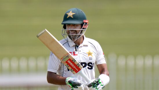 ಬಾಂಗ್ಲಾದೇಶ ವಿರುದ್ಧದ ಇತ್ತೀಚಿನ 2 ಟೆಸ್ಟ್‌ಗಳ ಸರಣಿಯಲ್ಲಿ ಬಾಬರ್ 4 ಇನ್ನಿಂಗ್ಸ್‌ಗಳಲ್ಲಿ ಒಂದೇ ಒಂದು ಅರ್ಧಶತಕ ದಾಖಲಿಸಿಲ್ಲ. ಅಲ್ಲದೆ, ಬಾಂಗ್ಲಾ ಎದುರು 0-2 ಅಂತರದಲ್ಲಿ ಸರಣಿ ಸೋಲು ಕೂಡ ಕಂಡರು. ಆದರೆ ತಂಡದ ನಾಯಕನಾಗಿದ್ದದ್ದು ಬೇರೆ. ಶಾನ್ ಮಸೂದ್ ಪ್ರಸ್ತುತ ಟೆಸ್ಟ್ ತಂಡದ ನಾಯಕ.