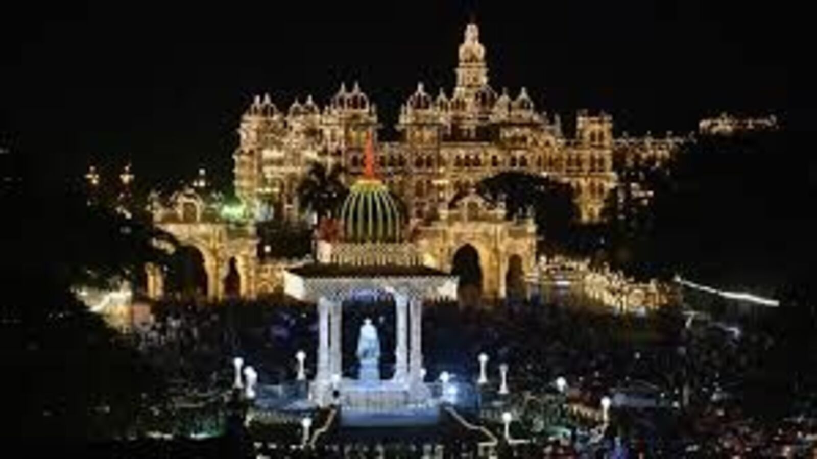 Mysore Dasara2024: ಮೈಸೂರು ದಸರಾ ದೀಪಾಲಂಕಾರದಲ್ಲಿ 1500 ಡ್ರೋನ್‌ ಬಳಸಿ ಆಗಸದಲ್ಲಿ ಅದ್ಭುತ ವಿನ್ಯಾಸ ನಿರ್ಮಾಣ; 4 ದಿನ ನೀವೂ ವೀಕ್ಷಿಸಬಹುದು