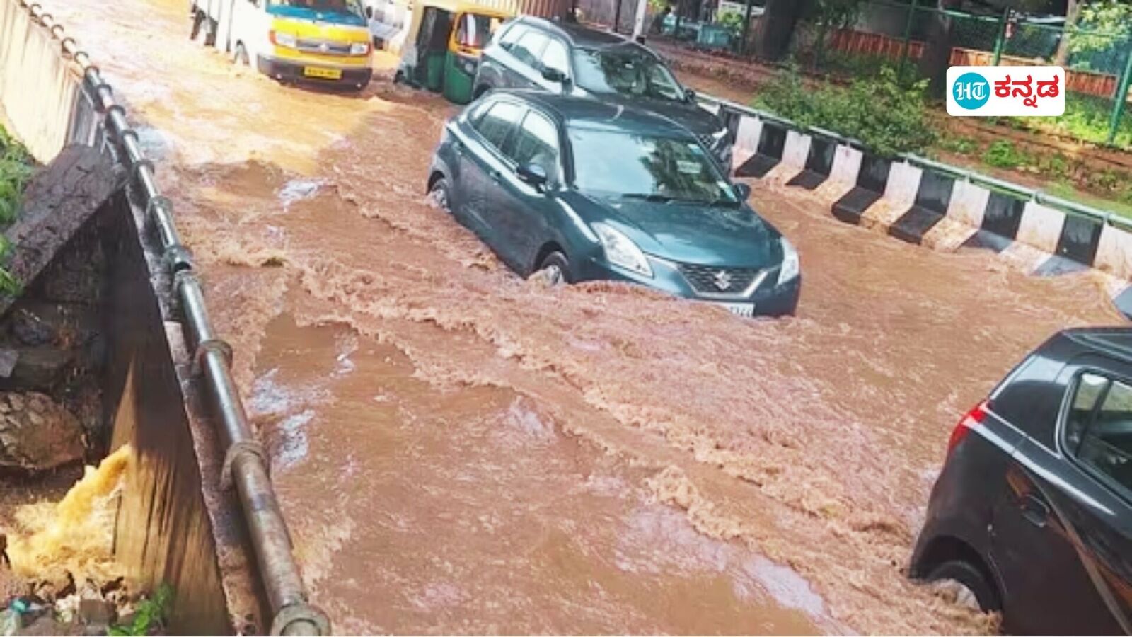 ರಾಜಧಾನಿ ಬೆಂಗಳೂರಿನಲ್ಲಿ 36 ಮಿಮೀ ಮಳೆ ದಾಖಲು; ಮಹಾಮಳೆಗೆ ರಸ್ತೆಗಳು ಜಲಾವೃತ, ಅಪಾರ್ಟ್​ಮೆಂಟ್​ಗೆ ನುಗ್ಗಿದ ನೀರು