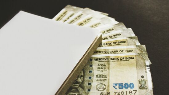 ಇದರ ಜೊತೆಗೆ ಎಸ್ಬಿಐ, ಹೈಯರ್, ಬಾಷ್, ಎಚ್ಪಿ, ಎಲ್ಜಿ ಮತ್ತು ಇತರ ಬ್ರಾಂಡ್ಗಳ ಉತ್ಪನ್ನಗಳಿಗೂ ಕೊಡುಗೆ ಪ್ರಕಟಿಸಿದೆ. ಗ್ರಾಹಕರು ಲೈಫ್ಸ್ಟೈಲ್, ಫ್ಯಾಷನ್ ಫ್ಯಾಕ್ಟರಿ ಮತ್ತು ಟ್ರೆಂಡ್ಗಳು ಸೇರಿ ವಿವಿಧ ಫ್ಯಾಷನ್ ಬ್ರ್ಯಾಂಡ್ಗಳ ಮೇಲೆ ರಿಯಾಯಿತಿಗಳನ್ನು ಸಹ ಪಡೆಯಬಹುದು.' ಇದರ ಜೊತೆಗೆ ಎಸ್ಬಿಐ, ಹೈಯರ್, ಬಾಷ್, ಎಚ್ಪಿ, ಎಲ್ಜಿ ಮತ್ತು ಇತರ ಬ್ರಾಂಡ್ಗಳ ಉತ್ಪನ್ನಗಳಿಗೂ ಕೊಡುಗೆ ಪ್ರಕಟಿಸಿದೆ. ಗ್ರಾಹಕರು ಲೈಫ್ಸ್ಟೈಲ್, ಫ್ಯಾಷನ್ ಫ್ಯಾಕ್ಟರಿ ಮತ್ತು ಟ್ರೆಂಡ್ಗಳು ಸೇರಿ ವಿವಿಧ ಫ್ಯಾಷನ್ ಬ್ರ್ಯಾಂಡ್ಗಳ ಮೇಲೆ ರಿಯಾಯಿತಿಗಳನ್ನು ಸಹ ಪಡೆಯಬಹುದು.'