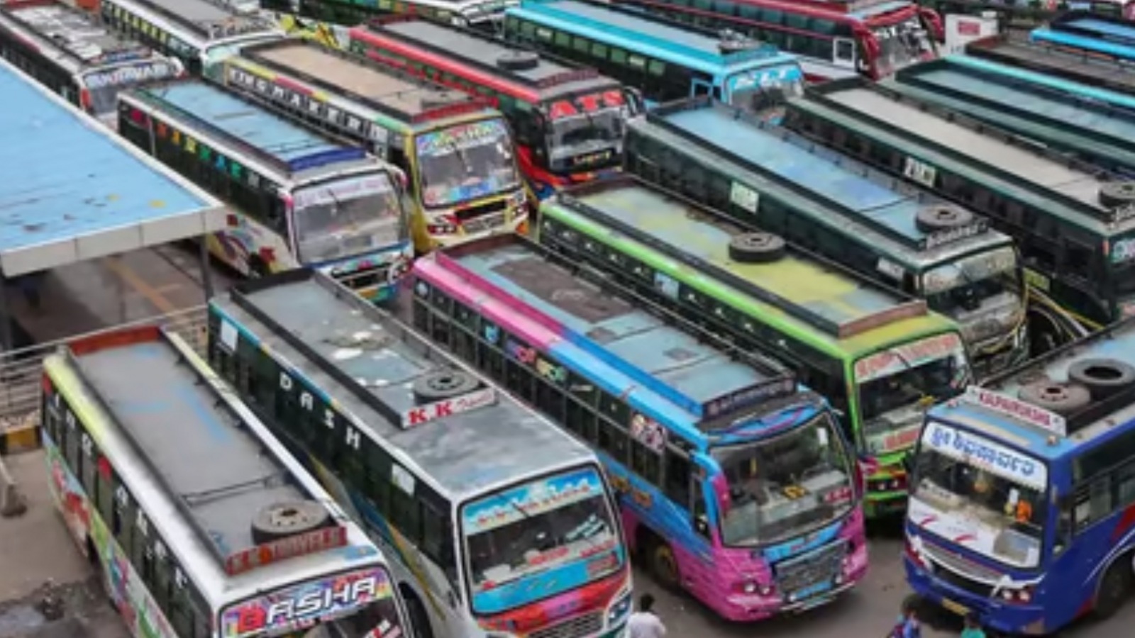 Karnataka News Live October 11, 2024 : ಬೆಂಗಳೂರಿನಿಂದ ಧಾರವಾಡಕ್ಕೆ ಹೋಗಬೇಕು ಅಂದ್ರೆ ಬಸ್‌ ಟಿಕೆಟ್‌ಗೆ ಕೊಡಬೇಕು 3000 ರೂಪಾಯಿ, ಯಾವ ಊರಿಗೆ ಎಷ್ಟಾಯಿತು ದರ - ಹೀಗಿದೆ ವಿವರ