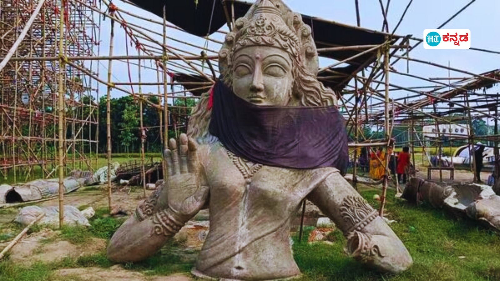 112 ಅಡಿ ಎತ್ತರದ ದುರ್ಗಾದೇವಿ ವಿಗ್ರಹ ಸ್ಥಾಪಿಸುವ ಸಂಕಲ್ಪ ಮಾಡಿ ಕೈಬಿಟ್ಟ ಭಕ್ತರು; ಪ್ರಾಯಶ್ಚಿತ್ತಕ್ಕೆ ತಲೆ ಬೋಳಿಸಿಕೊಂಡ 80ಗ್ರಾಮಗಳ ಪುರುಷರು