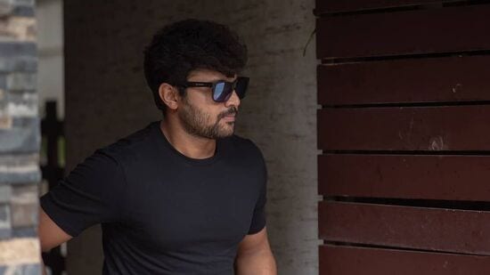 ಬಾಡಿಗೆ ತಾಯ್ತನದ ಮೂಲಕ ಸೀತಾ ಬಳಿ ಶ್ಯಾಮ್ ಮತ್ತು ಶಾಲಿನಿ ಮಗು ಮಾಡಿಕೊಂಡಿದ್ದರು. ಆದರೆ, ಪತ್ನಿ ಶಾಲಿನಿಯ ಕುತಂತ್ರದಿಂದ ಆ ಮಗು ಶ್ಯಾಮ್ ಕೈ ಸೇರಿರಲಿಲ್ಲ. ಬಾಡಿಗೆ ತಾಯ್ತನದ ಮೂಲಕ ಸೀತಾ ಬಳಿ ಶ್ಯಾಮ್ ಮತ್ತು ಶಾಲಿನಿ ಮಗು ಮಾಡಿಕೊಂಡಿದ್ದರು. ಆದರೆ, ಪತ್ನಿ ಶಾಲಿನಿಯ ಕುತಂತ್ರದಿಂದ ಆ ಮಗು ಶ್ಯಾಮ್ ಕೈ ಸೇರಿರಲಿಲ್ಲ. 