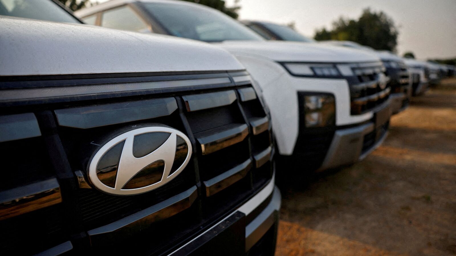 ಹ್ಯುಂಡೈ ಇಂಡಿಯಾ ಐಪಿಒ ಲಿಸ್ಟ್‌ ಆಯ್ತು; ತಲೆಮೇಲೆ ಕೈಹೊತ್ತ ಹೂಡಿಕೆದಾರರು, ಮಾರಿದ್ರೆ ನಷ್ಟ, ಇಟ್ಕೊಂಡ್ರೆ...!