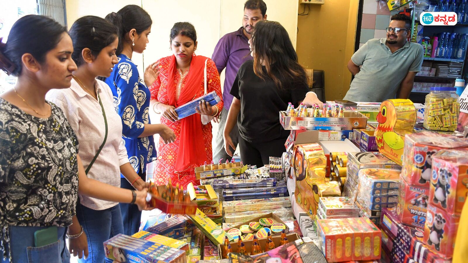 ದೀಪಾವಳಿ ಹಬ್ಬಕ್ಕೆ ಇಡೀ ದಿನ ಪಟಾಕಿ ಸಿಡಿಸೋ ಹಾಗಿಲ್ಲ; ಮಾರಾಟ, ಬಳಕೆ ಕುರಿತು ಸುಪ್ರೀಂ ಕೋರ್ಟ್‌ ಆದೇಶ ಹೀಗಿದೆ