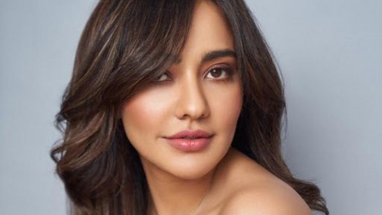 ನಮ್ಮ ಮನೆ ಬೆಳಕಿನಿಂದ ತುಂಬಿರಬೇಕು, ಸಾಂಪ್ರದಾಯಿಕವಾಗಿ ಹಬ್ಬ ಆಚರಿಸಬೇಕು ಎಂದಿದ್ದಾರೆ.&nbsp;