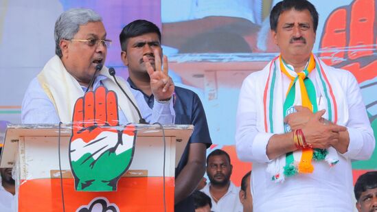 ಚನ್ನಪಟ್ಟಣದಲ್ಲಿ ನಡೆಯುತ್ತಿರುವ ವಿಧಾನಸಭೆ ಚುನಾವಣೆಯ ಕಾಂಗ್ರೆಸ್ ಸಮಾವೇಶದಲ್ಲಿ ಸಿಎಂ ಸಿದ್ದರಾಮಯ್ಯ ಮಾತನಾಡಿದರು. ಚನ್ನಪಟ್ಟಣದಲ್ಲಿ ನಡೆಯುತ್ತಿರುವ ವಿಧಾನಸಭೆ ಚುನಾವಣೆಯ ಕಾಂಗ್ರೆಸ್ ಸಮಾವೇಶದಲ್ಲಿ ಸಿಎಂ ಸಿದ್ದರಾಮಯ್ಯ ಮಾತನಾಡಿದರು.
