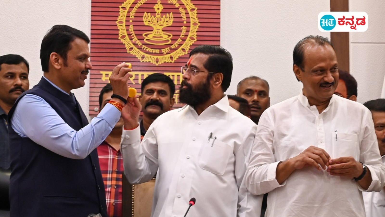 ಮಹಾರಾಷ್ಟ್ರ ಮುಖ್ಯಮಂತ್ರಿ ಸ್ಥಾನಕ್ಕೆ ಏಕನಾಥ್ ಶಿಂಧೆ ರಾಜೀನಾಮೆ, ಮಗನನ್ನು ಉಪ ಮುಖ್ಯಮಂತ್ರಿ ಮಾಡಿ, ಕೇಂದ್ರ ಸಂಪುಟ ಸೇರ್ತಾರಾ