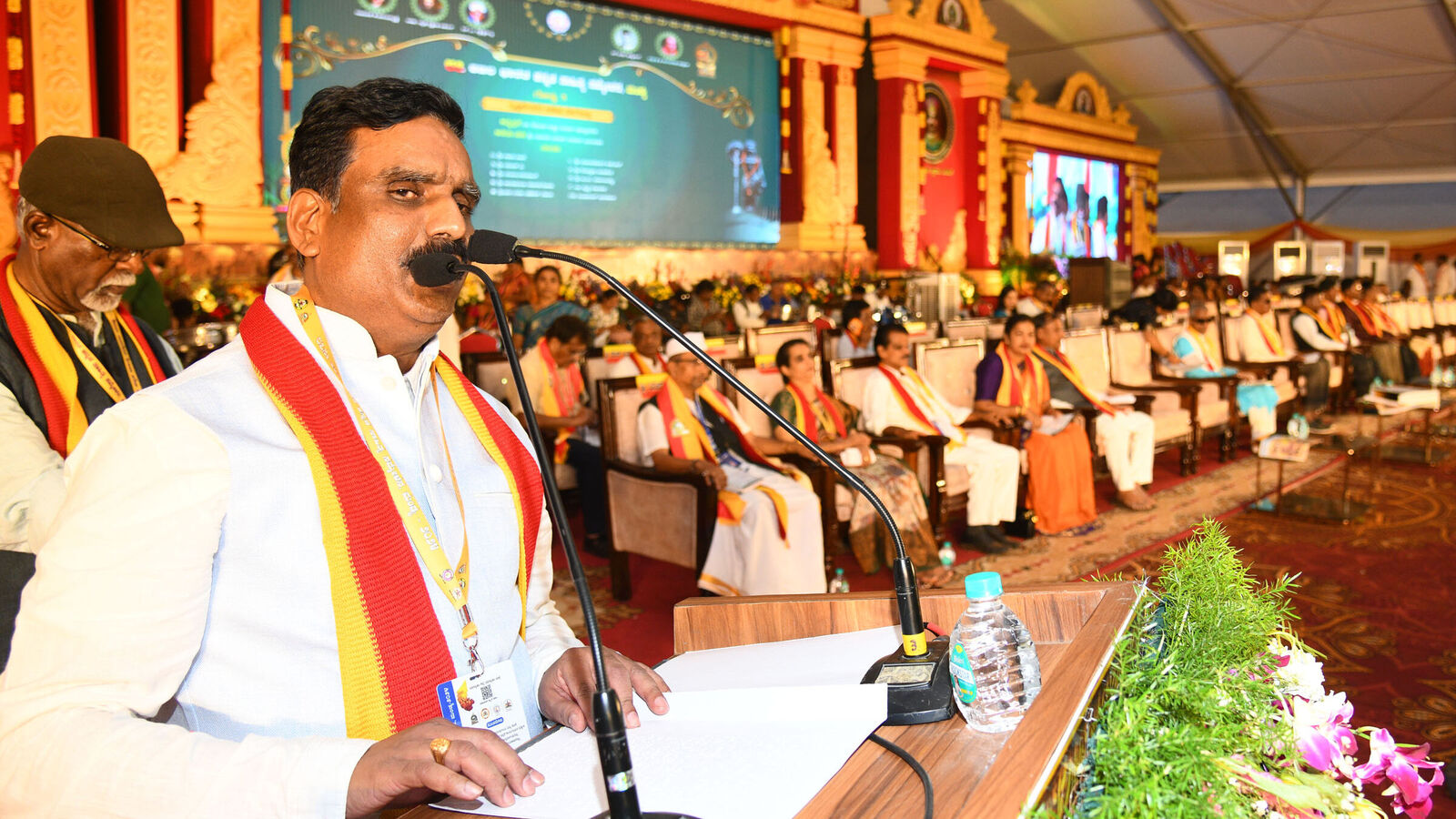 Mandya Sahitya Sammelana: ಮಂಡ್ಯ ಸಾಹಿತ್ಯ ಸಮ್ಮೇಳನದಲ್ಲಿ ದೃಷ್ಟಿ ವಿಕಲಚೇತನರ ಕವಿಗೋಷ್ಠಿ; ಮೊದಲ ಬಾರಿ ವೇದಿಕೆ ಏರಿದರು ಅಂಧಕವಿಗಳು