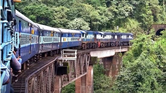 ಕ್ರಿಸ್‌ಮಸ್ ಹಿನ್ನೆಲೆ; ನೈಋತ್ಯ ರೈಲ್ವೆಯಿಂದ ಬೆಂಗಳೂರು-ಮಂಗಳೂರು ನಡುವೆ ವಿಶೇಷ ರೈಲು ಓಡಾಟ