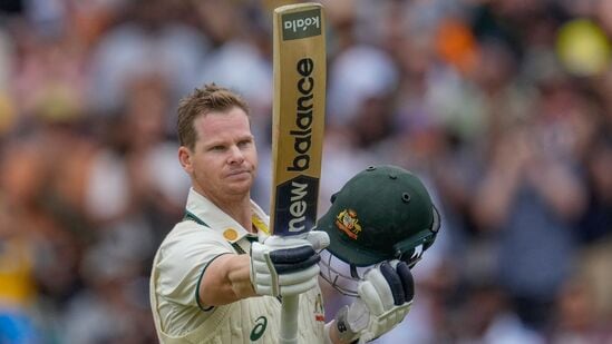 ಟೆಸ್ಟ್ ಕ್ರಿಕೆಟ್‌ನಲ್ಲಿ ಭಾರತದ ವಿರುದ್ಧ ಅತಿ ಹೆಚ್ಚು ಶತಕಗಳನ್ನು ಬಾರಿಸಿದ ದಾಖಲೆ ಸ್ಟೀವ್ ಸ್ಮಿತ್ ಹೆಸರಿನಲ್ಲಿದೆ. ಇದು ಭಾರತ ವಿರುದ್ಧ ಟೆಸ್ಟ್ ಕ್ರಿಕೆಟ್‌ನಲ್ಲಿ ಸ್ಮಿತ್ ಬಾರಿಸಿದ 11ನೇ ಶತಕವಾಗಿದೆ. ಟೀಮ್ ಇಂಡಿಯಾ ವಿರುದ್ಧ 43 ಇನ್ನಿಂಗ್ಸ್‌ಗಳಲ್ಲಿ ಸ್ಮಿತ್ 11 ಶತಕಗಳನ್ನು ಬಾರಿಸಿದ್ದಾರೆ. ಆ ಮೂಲಕ ಜೋ ರೂಟ್ ಅವರ ದಾಖಲೆಯನ್ನು ಸ್ಮಿತ್ ಮುರಿದಿದ್ದಾರೆ. ಜೋ ರೂಟ್ ಭಾರತದ ವಿರುದ್ಧ 55 ಇನ್ನಿಂಗ್ಸ್‌ಗಳಲ್ಲಿ ಆಡಿ 10 ಟೆಸ್ಟ್ ಶತಕಗಳನ್ನು ಗಳಿಸಿದ್ದಾರೆ. ಅವರನ್ನು ಈಗ ಸ್ಮಿತ್‌ ಹಿಂದಿಕ್ಕಿದ್ದಾರೆ. ಗ್ಯಾರಿ ಸೋಬರ್ಸ್, ವಿವಿಯನ್ ರಿಚರ್ಡ್ಸ್ ಮತ್ತು ರಿಕಿ ಪಾಂಟಿಂಗ್ ಜಂಟಿ ಮೂರನೇ ಸ್ಥಾನದಲ್ಲಿದ್ದಾರೆ. ಈ ಮೂವರು ಸ್ಟಾರ್ ಆಟಗಾರರು ಭಾರತದ ವಿರುದ್ಧ ಎಂಟು ಟೆಸ್ಟ್ ಶತಕಗಳನ್ನು ಗಳಿಸಿದ್ದಾರೆ.