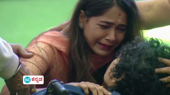 ತಮ್ಮ ನನ್ನನ್ನು ಮರತೇಬಿಟ್ಟ ಎಂದು ಕಣ್ಣೀರಿಟ್ಟ ಮೋಕ್ಷಿತಾ ತಮ್ಮ ನನ್ನನ್ನು ಮರತೇಬಿಟ್ಟ ಎಂದು ಕಣ್ಣೀರಿಟ್ಟ ಮೋಕ್ಷಿತಾ