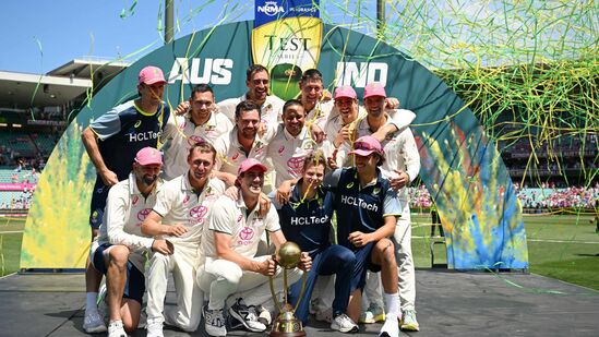 ಆಸ್ಟ್ರೇಲಿಯಾ ಸತತ ಎರಡನೇ ಬಾರಿಗೆ ಡಬ್ಲ್ಯುಟಿಸಿ ಫೈನಲ್ ಪ್ರವೇಶಿಸಿದೆ. ಕಳೆದ ಆವೃತ್ತಿಯಲ್ಲಿ ಭಾರತವನ್ನು ಮಣಿಸಿದ್ದ ಆಸೀಸ್, ಅದೇ ಮೊದಲ ಬಾರಿಗೆ ಟೆಸ್ಟ್ ಚಾಂಪಿಯನ್ ಆಗಿ ಹೊರಹೊಮ್ಮಿತ್ತು. ಆಸ್ಟ್ರೇಲಿಯಾ ಸತತ ಎರಡನೇ ಬಾರಿಗೆ ಡಬ್ಲ್ಯುಟಿಸಿ ಫೈನಲ್ ಪ್ರವೇಶಿಸಿದೆ. ಕಳೆದ ಆವೃತ್ತಿಯಲ್ಲಿ ಭಾರತವನ್ನು ಮಣಿಸಿದ್ದ ಆಸೀಸ್, ಅದೇ ಮೊದಲ ಬಾರಿಗೆ ಟೆಸ್ಟ್ ಚಾಂಪಿಯನ್ ಆಗಿ ಹೊರಹೊಮ್ಮಿತ್ತು.