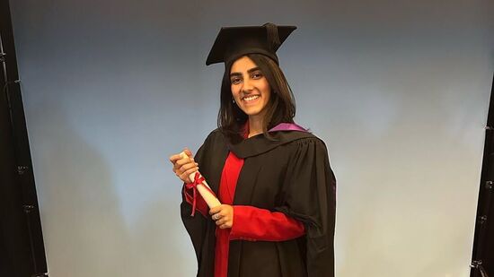 ಬಳಿಕ ಲಂಡನ್​ನ ಯೂನಿವರ್ಸಿಟಿ ಕಾಲೇಜ್ ಲಂಡನ್​ನಲ್ಲಿ ಅರ್ಥಶಾಸ್ತ್ರದಲ್ಲಿ (ಬಿಎಸ್ಸಿ) ಪದವಿ ಪಡೆದರು. ಇದೇ ಅವಧಿಯಲ್ಲಿ ದೊಡ್ಡ ದೊಡ್ಡ ಕಂಪನಿಗಳಲ್ಲಿ ವಿವಿಧ ಇಂಟರ್ನ್‌ಶಿಪ್‌ ಮಾಡಿದ್ದರು.