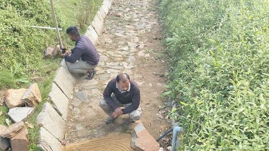 ಕೆಲವು ಕಡೆಗಳಲ್ಲಿ ಕ್ಯಾಮರಾ ಟ್ರಾಪ್ಗಳನ್ನು ಅಳಡಿಸಿ ಆ ಭಾಗದಲ್ಲಿ ಚಿರತೆ ಸಂಚಾರವಿದೆಯಾ ಎನ್ನುವ ನಿಖರ ಮಾಹಿತಿಯನ್ನೂ ಸಂಗ್ರಹಿಸಲಾಗುತ್ತಿದೆ. ಕೆಲವು ಕಡೆಗಳಲ್ಲಿ ಕ್ಯಾಮರಾ ಟ್ರಾಪ್ಗಳನ್ನು ಅಳಡಿಸಿ ಆ ಭಾಗದಲ್ಲಿ ಚಿರತೆ ಸಂಚಾರವಿದೆಯಾ ಎನ್ನುವ ನಿಖರ ಮಾಹಿತಿಯನ್ನೂ ಸಂಗ್ರಹಿಸಲಾಗುತ್ತಿದೆ.