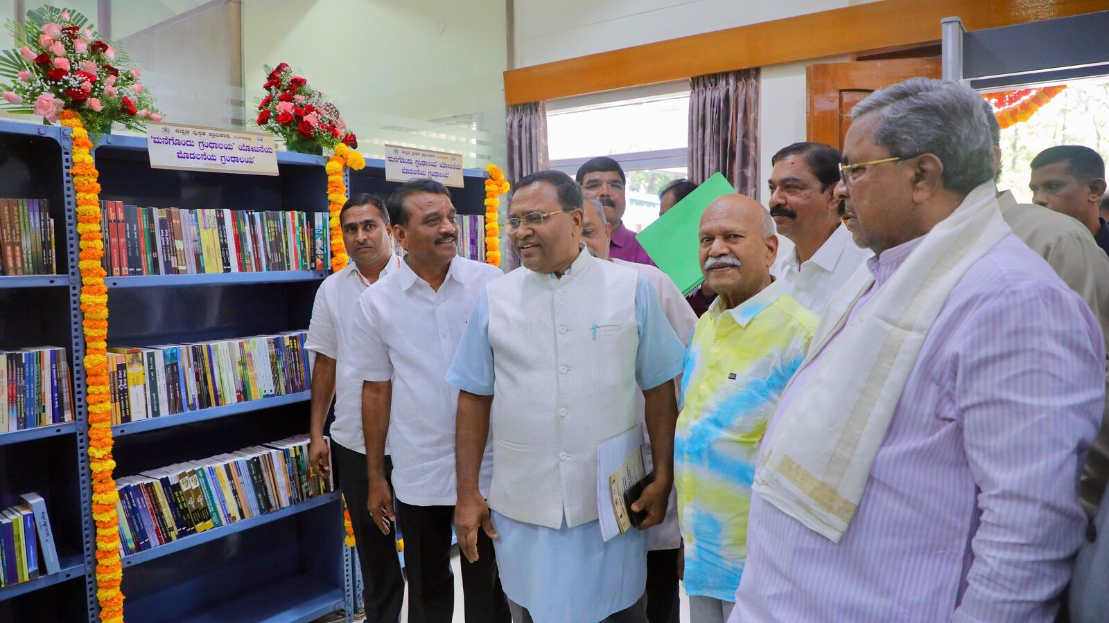 ಕರ್ನಾಟಕದ ಒಂದು ಲಕ್ಷ ಮನೆಗಳಲ್ಲಿ ಬರಲಿವೆ ಓದುವ ಮನೆ: ಪುಸ್ತಕ ಪ್ರಾಧಿಕಾರ ರೂಪಿಸಿರುವ ಮನೆಗೊಂದು ಗ್ರಂಥಾಲಯ ಯೋಜನೆ ವಿಶೇಷವೇನು