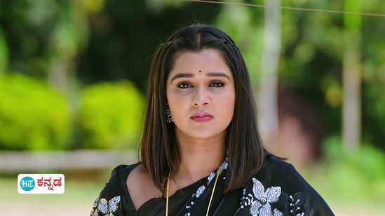 ಇನ್ನು ಹೆಚ್ಚು ದಿನ ವೈಶಾಖಾ ಅಕ್ಕನ ನಾಟಕ ನಡೆಯೋದಿಲ್ಲ. ನಾನು ಅವಳ ನಾಟಕವನ್ನು ಈ ಸಂಕ್ರಾತಿಗೆ ಕೊನೆ ಮಾಡುತ್ತೇನೆ ಎಂದು ಚಾರು ಹೇಳಿದ್ದಾಳೆ, ಇನ್ನು ಹೆಚ್ಚು ದಿನ ವೈಶಾಖಾ ಅಕ್ಕನ ನಾಟಕ ನಡೆಯೋದಿಲ್ಲ. ನಾನು ಅವಳ ನಾಟಕವನ್ನು ಈ ಸಂಕ್ರಾತಿಗೆ ಕೊನೆ ಮಾಡುತ್ತೇನೆ ಎಂದು ಚಾರು ಹೇಳಿದ್ದಾಳೆ, 