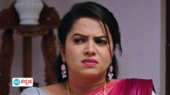 ವೈಶಾಖಾಳ ಬಗ್ಗೆ ಈ ಎಲ್ಲ ಸತ್ಯವನ್ನೂ ಮೊದಲೇ ತಿಳಿದಿದ್ದ ಚಾರು, ಈ ಸಂಕ್ರಾತಿಗೆ ತಾನು ವೈಶಾಖಾಳ ನಾಟಕವನ್ನು ಕೊನೆ ಮಾಡುತ್ತೇನೆ ಎಂದಿದ್ದಾಳೆ. ವೈಶಾಖಾಳ ಬಗ್ಗೆ ಈ ಎಲ್ಲ ಸತ್ಯವನ್ನೂ ಮೊದಲೇ ತಿಳಿದಿದ್ದ ಚಾರು, ಈ ಸಂಕ್ರಾತಿಗೆ ತಾನು ವೈಶಾಖಾಳ ನಾಟಕವನ್ನು ಕೊನೆ ಮಾಡುತ್ತೇನೆ ಎಂದಿದ್ದಾಳೆ. 