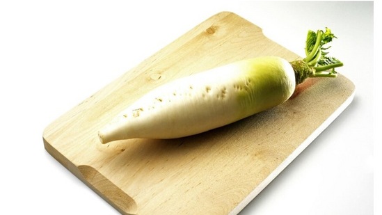 ರಕ್ತದಲ್ಲಿನ ಸಕ್ಕರೆ ಮಟ್ಟ ಹೆಚ್ಚಾಗಬಹುದು: ಮೂಲಂಗಿ ತಿನ್ನುವುದು ಮಧುಮೇಹಿಗಳಿಗೆ ಉತ್ತಮವಲ್ಲ. ಇದು ರಕ್ತದಲ್ಲಿನ ಸಕ್ಕರೆ ಮಟ್ಟದಲ್ಲಿ ತ್ವರಿತ ಏರಿಳಿತಗಳಿಗೆ ಕಾರಣವಾಗಬಹುದು. ಮೂಲಂಗಿ ತಿನ್ನುವುದು ಹೈಪೊಗ್ಲೈಸೀಮಿಯಾಕ್ಕೆ ಕಾರಣವಾಗಬಹುದು. ಆದ್ದರಿಂದ, ಮಧುಮೇಹಿಗಳು ಮೂಲಂಗಿ ತಿನ್ನತದಿರುವುದು ಒಳಿತು. ರಕ್ತದಲ್ಲಿನ ಸಕ್ಕರೆ ಮಟ್ಟ ಹೆಚ್ಚಾಗಬಹುದು: ಮೂಲಂಗಿ ತಿನ್ನುವುದು ಮಧುಮೇಹಿಗಳಿಗೆ ಉತ್ತಮವಲ್ಲ. ಇದು ರಕ್ತದಲ್ಲಿನ ಸಕ್ಕರೆ ಮಟ್ಟದಲ್ಲಿ ತ್ವರಿತ ಏರಿಳಿತಗಳಿಗೆ ಕಾರಣವಾಗಬಹುದು. ಮೂಲಂಗಿ ತಿನ್ನುವುದು ಹೈಪೊಗ್ಲೈಸೀಮಿಯಾಕ್ಕೆ ಕಾರಣವಾಗಬಹುದು. ಆದ್ದರಿಂದ, ಮಧುಮೇಹಿಗಳು ಮೂಲಂಗಿ ತಿನ್ನತದಿರುವುದು ಒಳಿತು.