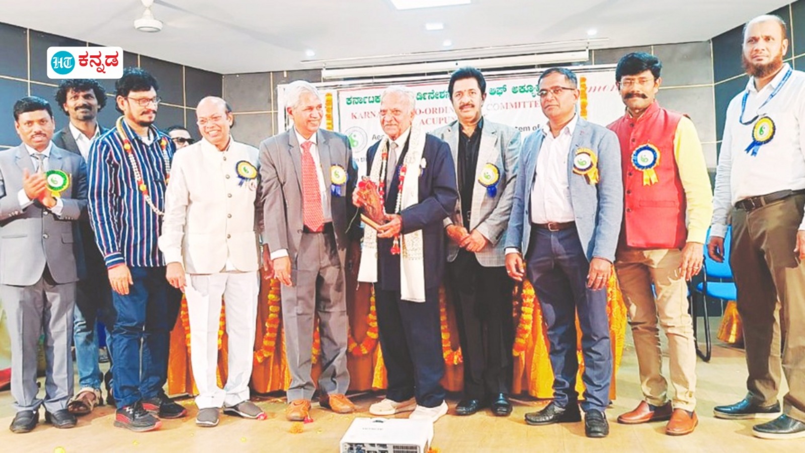 ಸೂಜಿ ಚಿಕಿತ್ಸೆ: ಕರ್ನಾಟಕ ಅಕ್ಯುಪಂಕ್ಚರ್ ರತ್ನ ಸ್ವೀಕರಿಸಿದ್ದ ಎಂ ಈಶ್ವರ್​​ಗೆ ಜೀವಮಾನ ಸಾಧನೆ ಪ್ರಶಸ್ತಿ