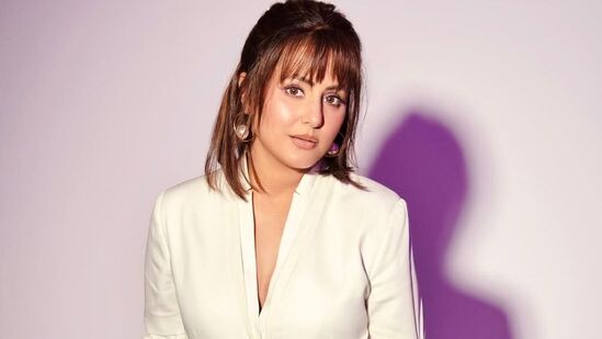 ಹೀನಾ ಖಾನ್ ಹೆಸರು 2013ರಲ್ಲಿ ಟಾಪ್ 50 ಸೆಕ್ಸಿಯಸ್ಟ್ ಏಷ್ಯಾ ಮಹಿಳೆಯರ ಪಟ್ಟಿಯಲ್ಲಿ ಸೇರಿತ್ತು. 2014 ರಲ್ಲಿ ಭಾರತದ ಕಿರುತೆರೆಯ 35 ಹಾಟ್ ನಟಿಯರಲ್ಲಿ ಹೀನಾ 19ನೇ ಸ್ಥಾನ ಗಳಿಸಿದ್ದರು. ಹೀನಾ ಖಾನ್ ಹೆಸರು 2013ರಲ್ಲಿ ಟಾಪ್ 50 ಸೆಕ್ಸಿಯಸ್ಟ್ ಏಷ್ಯಾ ಮಹಿಳೆಯರ ಪಟ್ಟಿಯಲ್ಲಿ ಸೇರಿತ್ತು. 2014 ರಲ್ಲಿ ಭಾರತದ ಕಿರುತೆರೆಯ 35 ಹಾಟ್ ನಟಿಯರಲ್ಲಿ ಹೀನಾ 19ನೇ ಸ್ಥಾನ ಗಳಿಸಿದ್ದರು.