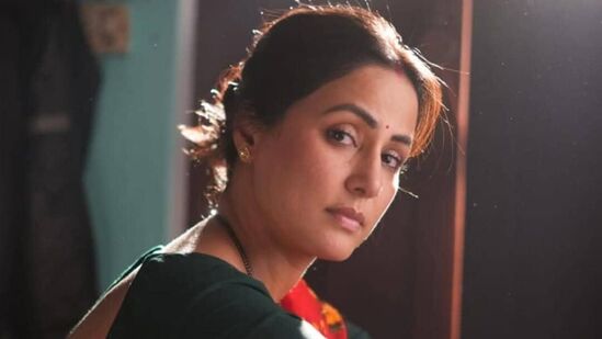 ನೀವು ಇನ್ನೂ ನಾನು ನಟಿಸಿರುವ ಗೃಹಲಕ್ಷ್ಮೀ ವೆಬ್ ಸರಣಿ ನೋಡಿಲ್ಲವೇ? ಹಾಗಿದ್ದರೆ EPIC ON ಡೌನ್ಲೋಡ್ ಮಾಡಿಕೊಂಡು ಅದರಲ್ಲಿ ನೋಡಿ ಎಂದು ಹೀನಾಖಾನ್, ತಮ್ಮ ವೆಬ್ ಸೀರಿಸ್ ಪ್ರಮೋಟ್ ಮಾಡಿದ್ದಾರೆ. ನೀವು ಇನ್ನೂ ನಾನು ನಟಿಸಿರುವ ಗೃಹಲಕ್ಷ್ಮೀ ವೆಬ್ ಸರಣಿ ನೋಡಿಲ್ಲವೇ? ಹಾಗಿದ್ದರೆ EPIC ON ಡೌನ್ಲೋಡ್ ಮಾಡಿಕೊಂಡು ಅದರಲ್ಲಿ ನೋಡಿ ಎಂದು ಹೀನಾಖಾನ್, ತಮ್ಮ ವೆಬ್ ಸೀರಿಸ್ ಪ್ರಮೋಟ್ ಮಾಡಿದ್ದಾರೆ. 