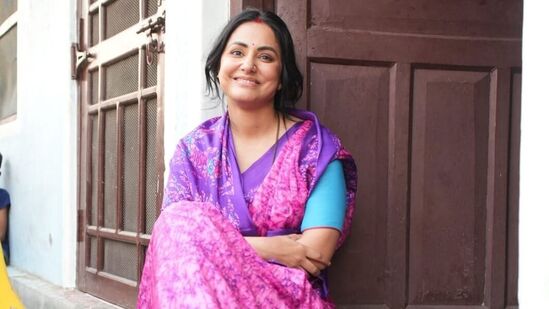 ಗೃಹಲಕ್ಷ್ಮೀ ವೆಬ್ ಸೀರಿಸ್,ವೀಕ್ಷಕರಿಗೆ ಬಹಳ ಮೆಚ್ಚುಗೆಯಾಗಿದೆ. ಇದಕ್ಕೂ ಮುನ್ನ ಹೀನಾ ಖಾನ್, ಡ್ಯಾಮೇಜ್ಡ್, ಸೆವೆನ್ ಒನ್ ವೆಬ್ ಸೀರಿಸ್ಗಳಲ್ಲಿ ನಟಿಸಿದ್ದಾರೆ. ಧಾರಾವಾಹಿಗಳ ಜೊತೆ ಸಿನಿಮಾಗಳಲ್ಲೂ ನಟಿಸಿದ್ದಾರೆ. ಗೃಹಲಕ್ಷ್ಮೀ ವೆಬ್ ಸೀರಿಸ್,ವೀಕ್ಷಕರಿಗೆ ಬಹಳ ಮೆಚ್ಚುಗೆಯಾಗಿದೆ. ಇದಕ್ಕೂ ಮುನ್ನ ಹೀನಾ ಖಾನ್, ಡ್ಯಾಮೇಜ್ಡ್, ಸೆವೆನ್ ಒನ್ ವೆಬ್ ಸೀರಿಸ್ಗಳಲ್ಲಿ ನಟಿಸಿದ್ದಾರೆ. ಧಾರಾವಾಹಿಗಳ ಜೊತೆ ಸಿನಿಮಾಗಳಲ್ಲೂ ನಟಿಸಿದ್ದಾರೆ. 