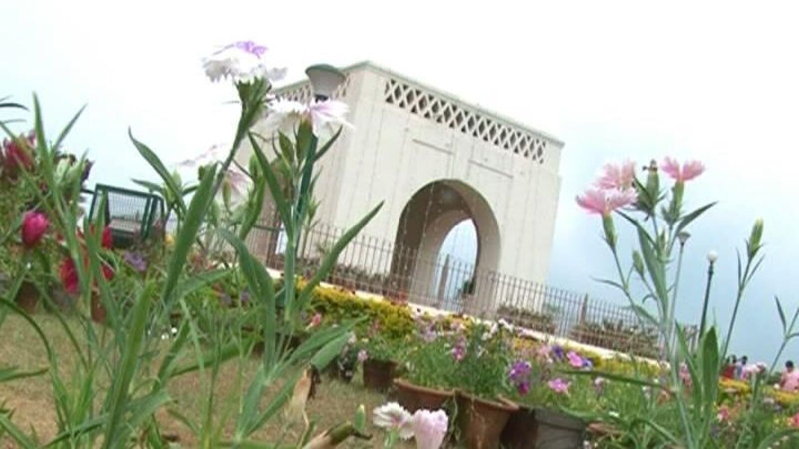 Madikeri News:ಮಡಿಕೇರಿ ರಾಜಾಸೀಟ್ ಉದ್ಯಾನವನದಲ್ಲಿ ಇಂದಿನಿಂದ ಫಲಪುಷ್ಪ ಪ್ರದರ್ಶನ, ಪುಷ್ಪದಲ್ಲಿ ಅರಳಲಿದೆ ಓಂಕಾರೇಶ್ವರ ದೇವಸ್ಥಾನ