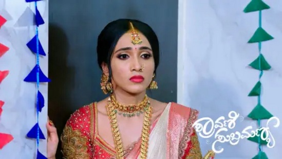 ಶ್ರಾವಣಿ ಸುಬ್ರಮಣ್ಯ: ಜೀ ಕನ್ನಡದ ಮತ್ತೊಂದು ನವಿರು ಕಥೆಯ ಸೀರಿಯಲ್‌ ಅದು ಶ್ರಾವಣಿ ಸುಬ್ರಮಣ್ಯ. ಸದ್ಯ ಈ ಸೀರಿಯಲ್‌ ಟಿಆರ್‌ಪಿಯಲ್ಲಿ 7.0 ರೇಟಿಂಗ್‌ ಪಡೆದು ನಾಲ್ಕನೇ ಸ್ಥಾನದಲ್ಲಿ ಉಳಿದುಕೊಂಡಿದೆ.&nbsp;