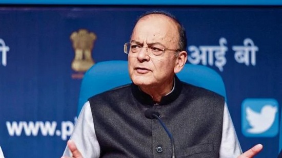 ದಿವಂಗತ ವಿತ್ತ ಸಚಿವ ಅರುಣ್ ಜೇಟ್ಲಿ ಅತಿ ದೊಡ್ಡ ಭಾಷಣ ಮಾಡಿದವರ ಪಟ್ಟಿಯಲ್ಲಿ ನಾಲ್ಕನೇ ಸ್ಥಾನ ಪಡೆದಿದ್ದಾರೆ. ಅವರು 2014ರಲ್ಲಿ ಮಾಡಿದ ಭಾಷಣವು 2 ಗಂಟೆ 10 ನಿಮಿಷ. ದಿವಂಗತ ವಿತ್ತ ಸಚಿವ ಅರುಣ್ ಜೇಟ್ಲಿ ಅತಿ ದೊಡ್ಡ ಭಾಷಣ ಮಾಡಿದವರ ಪಟ್ಟಿಯಲ್ಲಿ ನಾಲ್ಕನೇ ಸ್ಥಾನ ಪಡೆದಿದ್ದಾರೆ. ಅವರು 2014ರಲ್ಲಿ ಮಾಡಿದ ಭಾಷಣವು 2 ಗಂಟೆ 10 ನಿಮಿಷ.