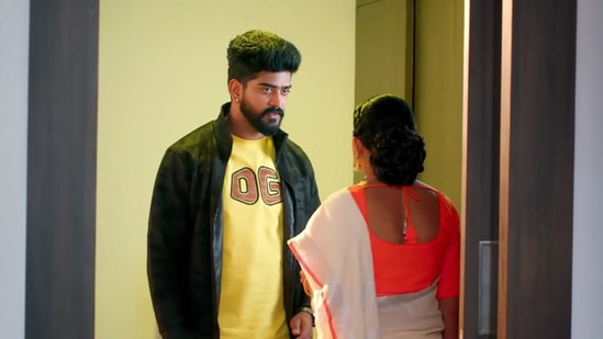 ಲಕ್ಷ್ಮೀ ಬಾರಮ್ಮ ಧಾರಾವಾಹಿಯಲ್ಲಿ ವೈಷ್ಣವ್ ತನ್ನ ಪತ್ನಿ ಪ್ರೀತಿಯಿಂದ ಬರೆದಿಟ್ಟ ಪತ್ರವನ್ನು ಓದುತ್ತಾ ಇರುತ್ತಾನೆ. ಅದೇ ಸಂದರ್ಭಕ್ಕೆ ಸರಿಯಾಗಿ ಕಾವೇರಿ ಬರುತ್ತಾಳೆ.&nbsp;