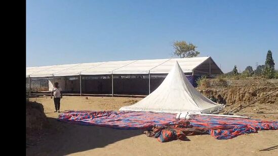 ದೇವಸ್ಥಾನದ ಸಮೀಪದಲ್ಲಿಯೇ ಕುಂಭ ಮೇಳದ ಮುಖ್ಯ ಕಾರ್ಯಕ್ರಮ ನಡೆಯುವುದರಿಂದ ವಿಶಾಲ ವೇದಿಕೆಯೂ ಸಿದ್ದವಾಗುತ್ತಿದೆ.