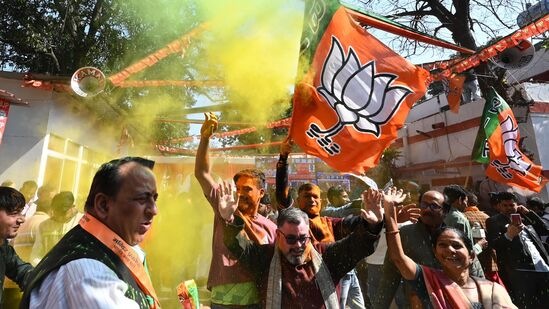 ಎಎಪಿಯ ಗೋಪಾಲ್‌ ರೈ, ಇಮ್ರಾನ್‌ ಹುಸೈನ್, ಬಿಜೆಪಿಯ ಮಂಜಿಂದರ್‌ ಸಿಂಗ್‌, ರಾಜ್‌ಕುಮಾರ್‌ ಚೌಹಾಣ್‌ ಗೆದ್ದಿದ್ದಾರೆ.