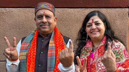 ಬಿಜೆಪಿ ನಾಯಕ ವಿಜೇಂದರ್ ಗುಪ್ತಾ ಮತ್ತು ಅವರ ಪತ್ನಿ