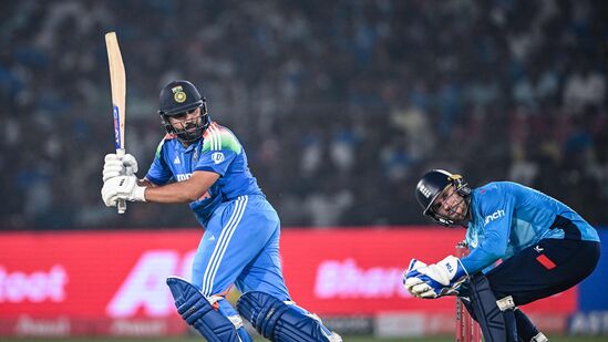 ನಾನು ನಿಮಗೆ ನೇರವಾಗಿ ಹೇಳುತ್ತೇನೆ. ಪ್ರಸ್ತುತ ಭಾರತೀಯ ತಂಡವು 96ರ ದಶಕದ ನನ್ನ ತಂಡದ ವಿರುದ್ಧ ಆಡಿದ್ದರೆ, ಸುಲಭವಾಗಿ ಸೋಲಿಸುತ್ತಿದ್ದೆವು. ಟೆಸ್ಟ್ ಪಂದ್ಯವನ್ನು ಆಡಿದ್ದರೆ, ನಾವು ಮೂರು ದಿನಗಳಲ್ಲಿ ಗೆಲ್ಲುತ್ತಿದ್ದೆವು ಎಂದು ರಣತುಂಗ ಟೆಲಿಗ್ರಾಫ್ಗೆ ಹೇಳಿದ್ದಾರೆ. ನಾನು ನಿಮಗೆ ನೇರವಾಗಿ ಹೇಳುತ್ತೇನೆ. ಪ್ರಸ್ತುತ ಭಾರತೀಯ ತಂಡವು 96ರ ದಶಕದ ನನ್ನ ತಂಡದ ವಿರುದ್ಧ ಆಡಿದ್ದರೆ, ಸುಲಭವಾಗಿ ಸೋಲಿಸುತ್ತಿದ್ದೆವು. ಟೆಸ್ಟ್ ಪಂದ್ಯವನ್ನು ಆಡಿದ್ದರೆ, ನಾವು ಮೂರು ದಿನಗಳಲ್ಲಿ ಗೆಲ್ಲುತ್ತಿದ್ದೆವು ಎಂದು ರಣತುಂಗ ಟೆಲಿಗ್ರಾಫ್ಗೆ ಹೇಳಿದ್ದಾರೆ. 