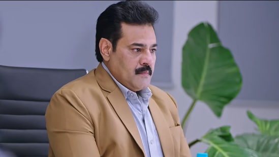 "ಜೈದೇವ ನಿನಗೆ ಹಂಗೆ ಆಗ್ಬೇಕು. ನೀನೂ ಅಳಬೇಕು ನಾನು ನಗ ಬೇಕು" "ಜೈದೇವ್ ನೀನು ವಿಲ್ ಅನ್ನು ಭೂಪತಿ ಕೈಗೆ ಕೊಡದೆ ಒಂದು ಒಳ್ಳೆ ಕೆಲಸ ಮಾಡಿದ್ದೀಯಾ ನೋಡು..." "ಜೈ ದೇವ್ ಸ್ವಂತ ಅಣ್ಣನಿಗೆ ಮೋಸ ಮಾಡ್ತಿದ್ದೀಯಲ್ಲ ನಿನ್ನನ್ನು ಚೇರ್ಮನ್ ಭೂಪತಿ ಮಾಡ್ತಾನೆ ಅಂತ ನೀನು ಹೀಗೆ ಅನ್ಕೊಂಡೆ. ಗೌತಮ್ ಒಳ್ಳೆತನ ದ ಮುಂದೆ ಅತೀ ಬುದ್ದಿವಂತಿಗೆ ಮಾಡ್ಕೊದ್ರೆ ಈಗೆ ಆಗೋದು" ಎಂದೆಲ್ಲ ವೀಕ್ಷಕರು ಕಾಮೆಂಟ್ ಮಾಡಿದ್ದಾರೆ "ಜೈದೇವ ನಿನಗೆ ಹಂಗೆ ಆಗ್ಬೇಕು. ನೀನೂ ಅಳಬೇಕು ನಾನು ನಗ ಬೇಕು" "ಜೈದೇವ್ ನೀನು ವಿಲ್ ಅನ್ನು ಭೂಪತಿ ಕೈಗೆ ಕೊಡದೆ ಒಂದು ಒಳ್ಳೆ ಕೆಲಸ ಮಾಡಿದ್ದೀಯಾ ನೋಡು..." "ಜೈ ದೇವ್ ಸ್ವಂತ ಅಣ್ಣನಿಗೆ ಮೋಸ ಮಾಡ್ತಿದ್ದೀಯಲ್ಲ ನಿನ್ನನ್ನು ಚೇರ್ಮನ್ ಭೂಪತಿ ಮಾಡ್ತಾನೆ ಅಂತ ನೀನು ಹೀಗೆ ಅನ್ಕೊಂಡೆ. ಗೌತಮ್ ಒಳ್ಳೆತನ ದ ಮುಂದೆ ಅತೀ ಬುದ್ದಿವಂತಿಗೆ ಮಾಡ್ಕೊದ್ರೆ ಈಗೆ ಆಗೋದು" ಎಂದೆಲ್ಲ ವೀಕ್ಷಕರು ಕಾಮೆಂಟ್ ಮಾಡಿದ್ದಾರೆ 