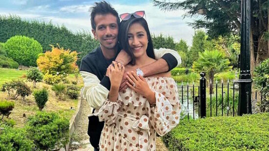 ಧನಶ್ರೀ ಅವರು ವೃತ್ತಿಯಲ್ಲಿ ದಂತವೈದ್ಯೆ ಮತ್ತು ನೃತ್ಯ ಸಂಯೋಜಕಿ. ಅವರು ಝಲಕ್ ದಿಖ್ಲಾ ಜಾ ರಿಯಾಲಿಟಿ ಶೋನಲ್ಲಿ ಭಾಗವಹಿಸಿದ್ದಾರೆ. ಚಹಲ್ ತನ್ನ ಪತ್ನಿ ಜತೆಗೆ ರೀಲ್​​ಗಳನ್ನು ಮಾಡುತ್ತಿದ್ದರು. ತುಂಬಾನೆ ಖುಷಿಖುಷಿಯಾಗಿ ಜೀವನ ನಡೆಸುತ್ತಿದ್ದ ಈ ಜನಪ್ರಿಯ ಜೋಡಿ ನಾಲ್ಕು ವರ್ಷಗಳ ನಂತರ ಬೇರ್ಪಟ್ಟಿದೆ.