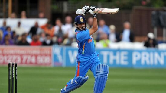 ಇನ್ನು ಏಕದಿನ ಕ್ರಿಕೆಟ್​ನಲ್ಲಿ ಅತ್ಯಧಿಕ ಶತಕ ಸಿಡಿಸಿದವರ ಪಟ್ಟಿಯಲ್ಲಿ ಎರಡನೇ ಸ್ಥಾನದಲ್ಲಿರುವ ದಿಗ್ಗಜ ಸಚಿನ್ ತೆಂಡೂಲ್ಕರ್​ ತಾನು 8 ಶತಕಗಳನ್ನು ಪೂರ್ಣಗೊಳಿಸಲು ತೆಗೆದುಕೊಂಡಿದ್ದು 111 ಇನ್ನಿಂಗ್ಸ್​ಗಳು. ಸದ್ಯ ಅವರು ಐದನೇ ಸ್ಥಾನದಲ್ಲಿದ್ದಾರೆ.