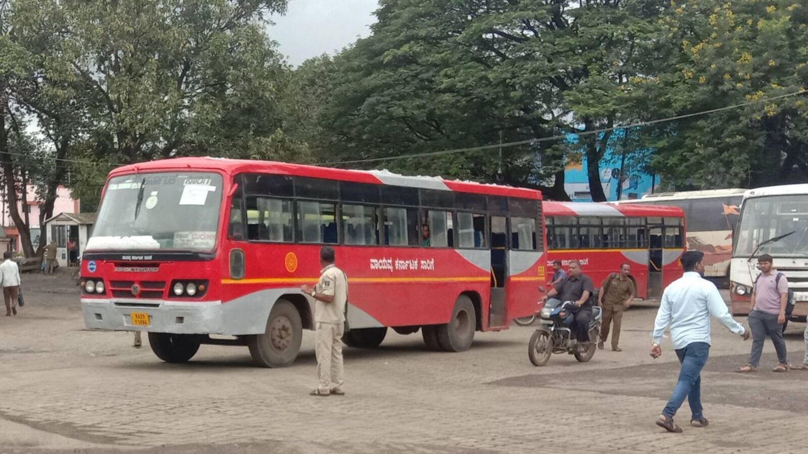 Karnataka News Live February 24, 2025 : ಬೆಳಗಾವಿ ಗಡಿಯಲ್ಲಿ ಕರ್ನಾಟಕ ಮಹಾರಾಷ್ಟ್ರ ಬಸ್ ಸಂಚಾರ ಭಾನುವಾರವೂ ಮೊಟಕು, ಪರದಾಡಿದ ಪ್ರಯಾಣಿಕರು