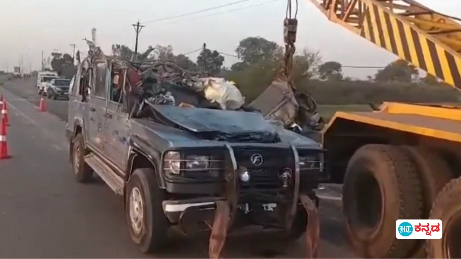 ಪ್ರಯಾಗ್‌ರಾಜ್‌ ಮಹಾ ಕುಂಭಮೇಳದಿಂದ ಬರುತ್ತಿದ್ದ ಕರ್ನಾಟಕದ ಮತ್ತೊಂದು ವಾಹನ ಅಪಘಾತ, ಗೋಕಾಕ್‌ನ 6 ಭಕ್ತರ ದುರ್ಮರಣ