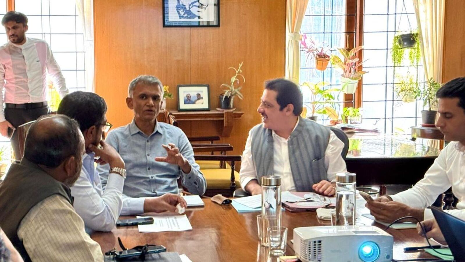 Bangalore IMA Scam: ಐಎಂಎನಲ್ಲಿ ಹಣ ಕಳೆದುಕೊಂಡವರಿಗೆ ರಂಜಾನ್ ಹಬ್ಬಕ್ಕೂ ಮುನ್ನ ಪರಿಹಾರ , 3213.58 ಕೋಟಿ ರೂ ವಂಚನೆ ಪ್ರಕರಣಕ್ಕೆ ಮುಕ್ತಿ