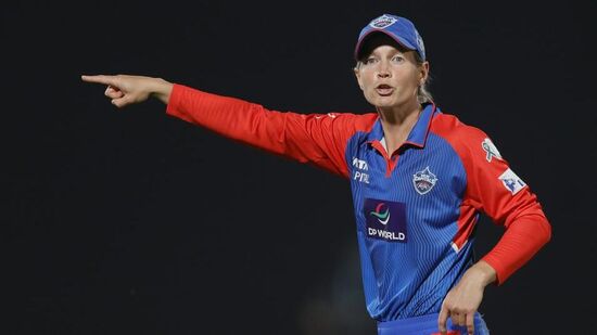 ಡೆಲ್ಲಿ ಕ್ಯಾಪಿಟಲ್ಸ್ ತಂಡದ ನಾಯಕಿ ಮೆಗ್ ಲ್ಯಾನಿಂಗ್ ಅವರು 22 ಇನ್ನಿಂಗ್ಸ್ಗಳಲ್ಲಿ 782 ರನ್ ಗಳಿಸಿ ಎರಡನೇ ಸ್ಥಾನದಲ್ಲಿದ್ದಾರೆ. ಎಲ್ಲಿಸ್ ಪೆರಿ ಅಗ್ರಸ್ಥಾನಕ್ಕೇರಿದ ಕಾರಣ ಲ್ಯಾನಿಂಗ್ ಒಂದು ಕುಸಿತ ಕಂಡಿದ್ದಾರೆ. ಡೆಲ್ಲಿ ಕ್ಯಾಪಿಟಲ್ಸ್ ತಂಡದ ನಾಯಕಿ ಮೆಗ್ ಲ್ಯಾನಿಂಗ್ ಅವರು 22 ಇನ್ನಿಂಗ್ಸ್ಗಳಲ್ಲಿ 782 ರನ್ ಗಳಿಸಿ ಎರಡನೇ ಸ್ಥಾನದಲ್ಲಿದ್ದಾರೆ. ಎಲ್ಲಿಸ್ ಪೆರಿ ಅಗ್ರಸ್ಥಾನಕ್ಕೇರಿದ ಕಾರಣ ಲ್ಯಾನಿಂಗ್ ಒಂದು ಕುಸಿತ ಕಂಡಿದ್ದಾರೆ. 