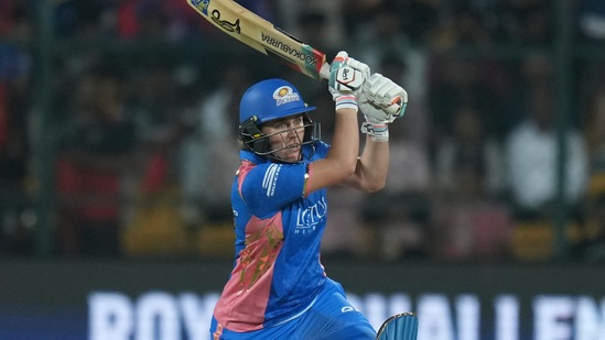 ನ್ಯಾಟ್ ಸೀವರ್ ಬ್ರಂಟ್ ಡಬ್ಲ್ಯುಪಿಎಲ್ ಇತಿಹಾಸದಲ್ಲಿ ಮೂರನೇ ಅತಿ ಹೆಚ್ಚು ರನ್ ಗಳಿಸಿದ ಆಟಗಾರ್ತಿ. ಮುಂಬೈ ಇಂಡಿಯನ್ಸ್ ಬ್ಯಾಟರ್ 22 ಇನ್ನಿಂಗ್ಸ್ಗಳಲ್ಲಿ 683 ರನ್ ಗಳಿಸಿದ್ದಾರೆ. ನ್ಯಾಟ್ ಸೀವರ್ ಬ್ರಂಟ್ ಡಬ್ಲ್ಯುಪಿಎಲ್ ಇತಿಹಾಸದಲ್ಲಿ ಮೂರನೇ ಅತಿ ಹೆಚ್ಚು ರನ್ ಗಳಿಸಿದ ಆಟಗಾರ್ತಿ. ಮುಂಬೈ ಇಂಡಿಯನ್ಸ್ ಬ್ಯಾಟರ್ 22 ಇನ್ನಿಂಗ್ಸ್ಗಳಲ್ಲಿ 683 ರನ್ ಗಳಿಸಿದ್ದಾರೆ. 