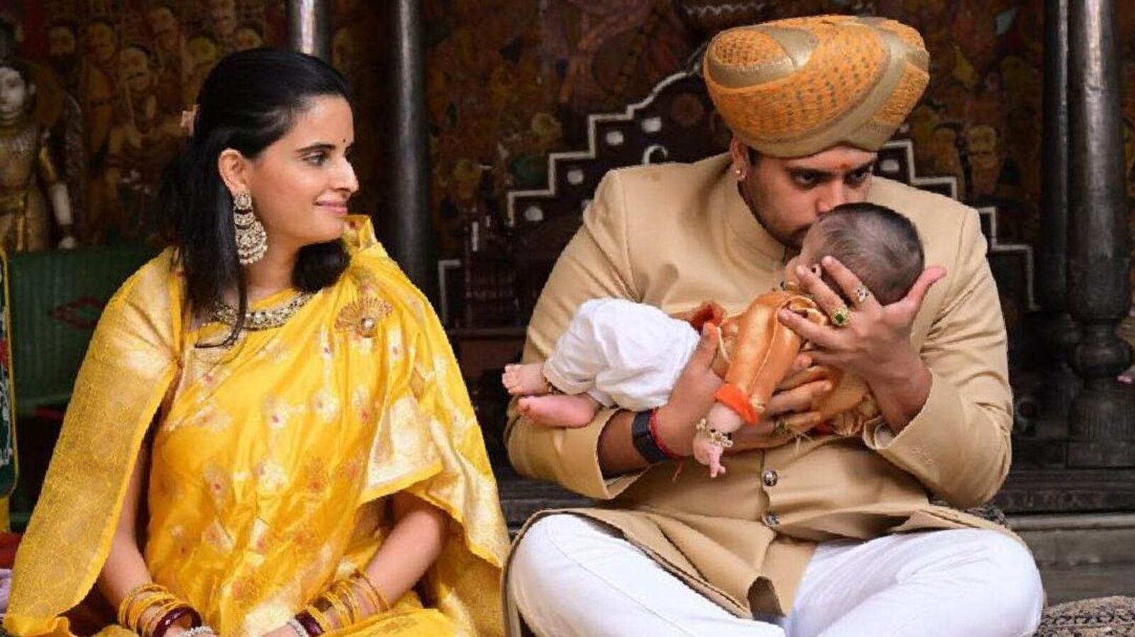 Mysore Royal Family: ಮೈಸೂರು ರಾಜವಂಶಸ್ಥ ಯದುವೀರ್‌ ಪುತ್ರ ಯುಗಾಧ್ಯಕ್ಷ ಕೃಷ್ಣರಾಜ ಒಡೆಯರ್‌ ಹೇಗಿದ್ದಾನೆ, ನಾಮಕರಣ ಸಮಾರಂಭ ಹೀಗಿತ್ತು