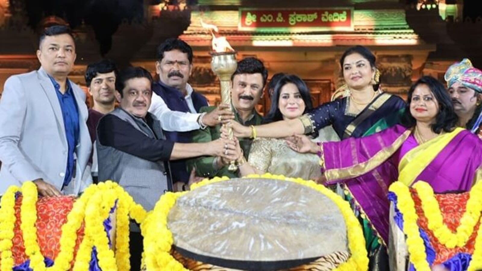 Hampi utsav 2025: ಕೇಳಿಸದೇ ಕಲ್ಲು ಕಲ್ಲಿನಲಿ ಕನ್ನಡ ನುಡಿ: ಹಂಪಿ ಉತ್ಸವಕ್ಕೆ ವೈಭವದ ಚಾಲನೆ, ವಿಭಿನ್ನ ವೇದಿಕೆಯಲ್ಲಿ ತಾರಾ ಮೆರಗು