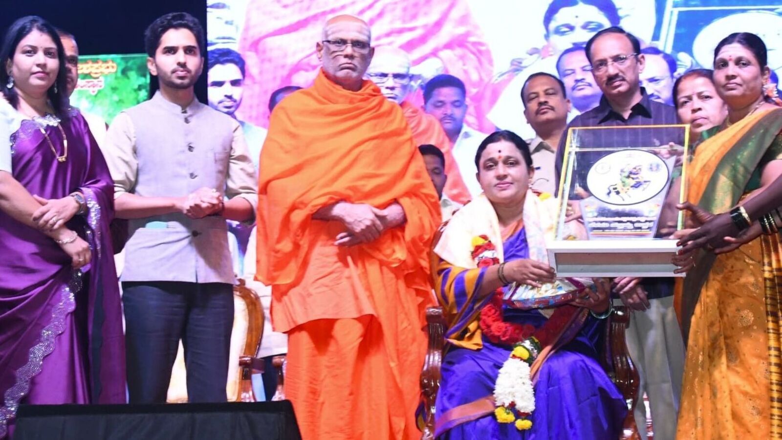 Belavadi Utsav 2025: ಬೆಳಗಾವಿಯಲ್ಲಿ ವೀರರಾಣಿ ಬೆಳವಡಿ ಮಲ್ಲಮ್ಮ ಉತ್ಸವ, ಕೃಷಿ ಸಾಧಕಿ ಕವಿತಾ ಮಿಶ್ರಗೆ ಗೌರವ; ಪ್ರಾಧಿಕಾರದ ಬೇಡಿಕೆ