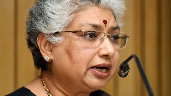 ಆಡು ಭಾಷೆಯಲ್ಲಿ ಹೇಳುವುದಾದರೆ ಪಿಐಎಲ್ ಎಂಬುದು ಈಗ ಪೈಸಾ ಇಂಟರೆಸ್ಟ್ ಲಿಟಿಗೇಶನ್‌, ಪಬ್ಲಿಸಿಟಿ ಇಂಟರೆಸ್ಟ್ ಲಿಟಿಗೇಶನ್‌, ಪ್ರೈವೇಟ್ ಇಂಟರೆಸ್ಟ್ ಲಿಟಿಗೇಶನ್‌…. ಎಂದೆಲ್ಲ ಹೇಳಬಹುದು ಎಂದು ಬಹಳ ವಿಷಾದದೊಂದಿಗೆ ನ್ಯಾಯಮೂರ್ತಿ ಬಿ ವಿ ನಾಗರತ್ನ ವಿವರಿಸಿದರು.