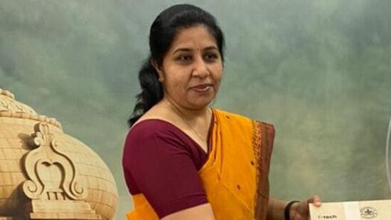 ಚಿಕ್ಕಮಗಳೂರು ಜಿಲ್ಲೆಯ ಡಿಸಿಯಾಗಿ ಮೀನಾ ನಾಗರಾಜ್‌ ಅವರು ಒಂದೂವರೆ ವರ್ಷದಿಂದ ಸೇವೆ ಸಲ್ಲಿಸುತ್ತಿದ್ದಾರೆ. ಈ ಹಿಂದೆ ಐಟಿ ಬಿಟಿ ಇಲಾಖೆ ನಿರ್ದೇಶಕಿಯಾಗಿದ್ದರು,