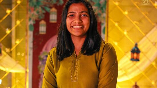 ಒಂದೆಡೆ ಪೆರಿ ಮಿಂಚುತ್ತಿದ್ದರೆ, ಮತ್ತೊಂದೆಡೆ ನಾಯಕಿ ಸ್ಮೃತಿ ಮಂಧಾನ ಎಲ್ಲೂ ಕಾಣದಿರುವುದು ಅಚ್ಚರಿ ಮೂಡಿಸಿದೆ.