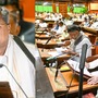 ಕರ್ನಾಟಕ ಮುಖ್ಯಮಂತ್ರಿ ಸಿದ್ದರಾಮಯ್ಯ ಇಂದು (ಮಾರ್ಚ್ 7) 2025–26ನೇ ಸಾಲಿನ ಬಜೆಟ್ ಮಂಡಿಸಿದ್ದಾರೆ. ಬರೋಬ್ಬರಿ 4 ಲಕ್ಷ ಕೋಟಿ ಬಜೆಟ್ ಮಂಡಿಸುವ ಮೂಲಕ ಕರ್ನಾಟಕದ ಇತಿಹಾಸದಲ್ಲಿ ದಾಖಲೆ ನಿರ್ಮಿಸಿದ್ದಾರೆ. ಮಾತ್ರವಲ್ಲ ಸಿದ್ದರಾಮಯ್ಯ ಅವರು 16ನೇ ಬಾರಿಗೆ ಮಂಡಿಸಿದ ಬಜೆಟ್ ಇದಾಗಿದೆ. ಬಜೆಟ್ ಮಂಡನೆ ವೇಳೆ ಸಿಎಂ ಸಿದ್ದು ಅವರ ಮುಖಭಾವ ಹಾಗೂ ವಿಧಾನಸಭೆಯಲ್ಲಿ ಕಂಡ ದೃಶ್ಯಗಳ ಚಿತ್ರನೋಟ ಇಲ್ಲಿದೆ. <p>ಕರ್ನಾಟಕ ಮುಖ್ಯಮಂತ್ರಿ ಸಿದ್ದರಾಮಯ್ಯ ಇಂದು (ಮಾರ್ಚ್ 7) 2025–26ನೇ ಸಾಲಿನ ಬಜೆಟ್ ಮಂಡಿಸಿದ್ದಾರೆ. ಬರೋಬ್ಬರಿ 4 ಲಕ್ಷ ಕೋಟಿ ಬಜೆಟ್ ಮಂಡಿಸುವ ಮೂಲಕ ಕರ್ನಾಟಕದ ಇತಿಹಾಸದಲ್ಲಿ ದಾಖಲೆ ನಿರ್ಮಿಸಿದ್ದಾರೆ. ಮಾತ್ರವಲ್ಲ ಸಿದ್ದರಾಮಯ್ಯ ಅವರು 16ನೇ ಬಾರಿಗೆ ಮಂಡಿಸಿದ ಬಜೆಟ್ ಇದಾಗಿದೆ. ಬಜೆಟ್ ಮಂಡನೆ ವೇಳೆ ಸಿಎಂ ಸಿದ್ದು ಅವರ ಮುಖಭಾವ ಹಾಗೂ ವಿಧಾನಸಭೆಯಲ್ಲಿ ಕಂಡ ದೃಶ್ಯಗಳ ಚಿತ್ರನೋಟ ಇಲ್ಲಿದೆ.</p>